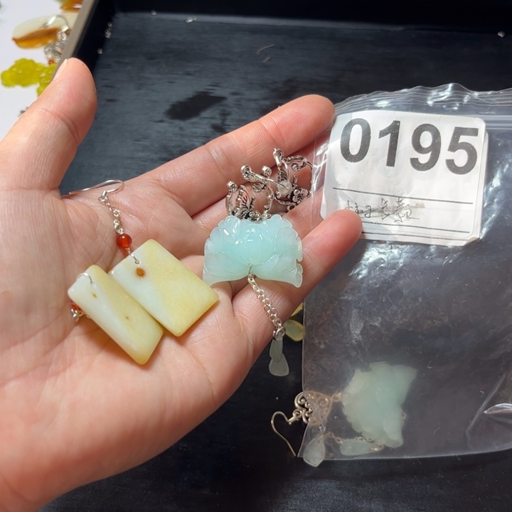 夏***｡蛇纹石玉合金耳饰