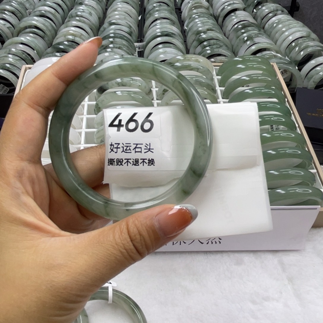 未镶嵌手镯石英质玉466