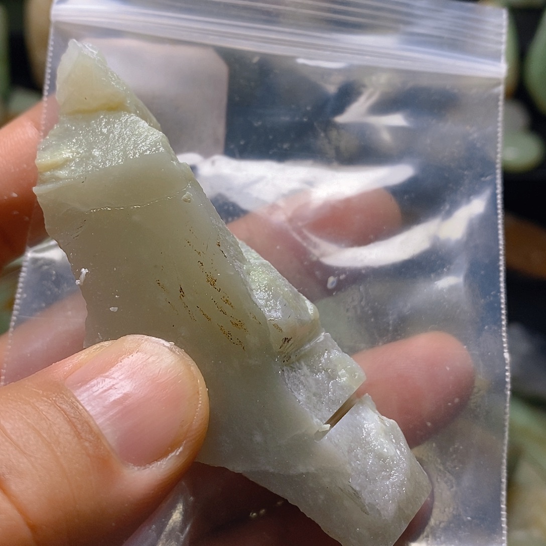 未镶嵌和田玉（糖玉）珠宝半成品