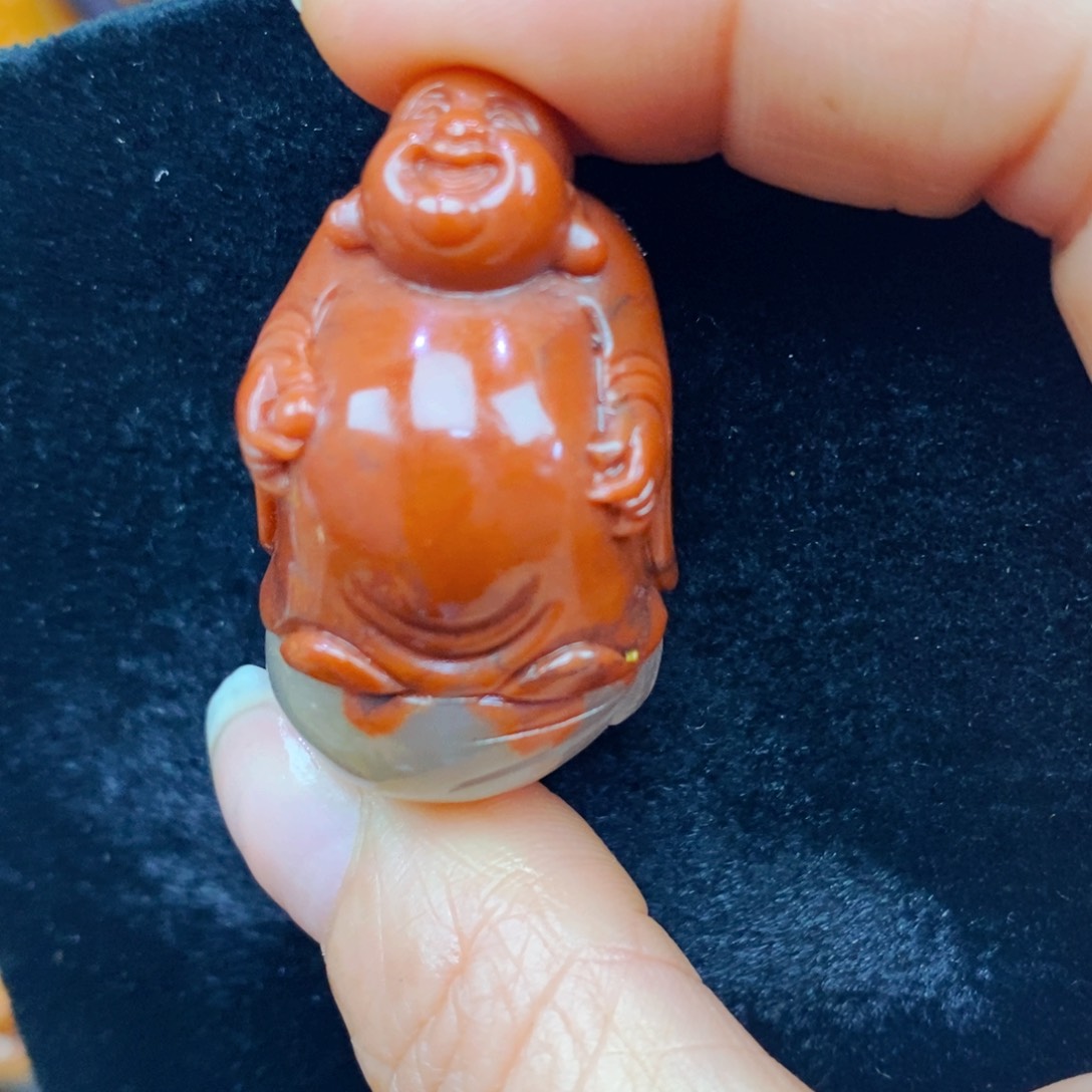 未镶嵌石英质玉（黄龙玉）颈饰