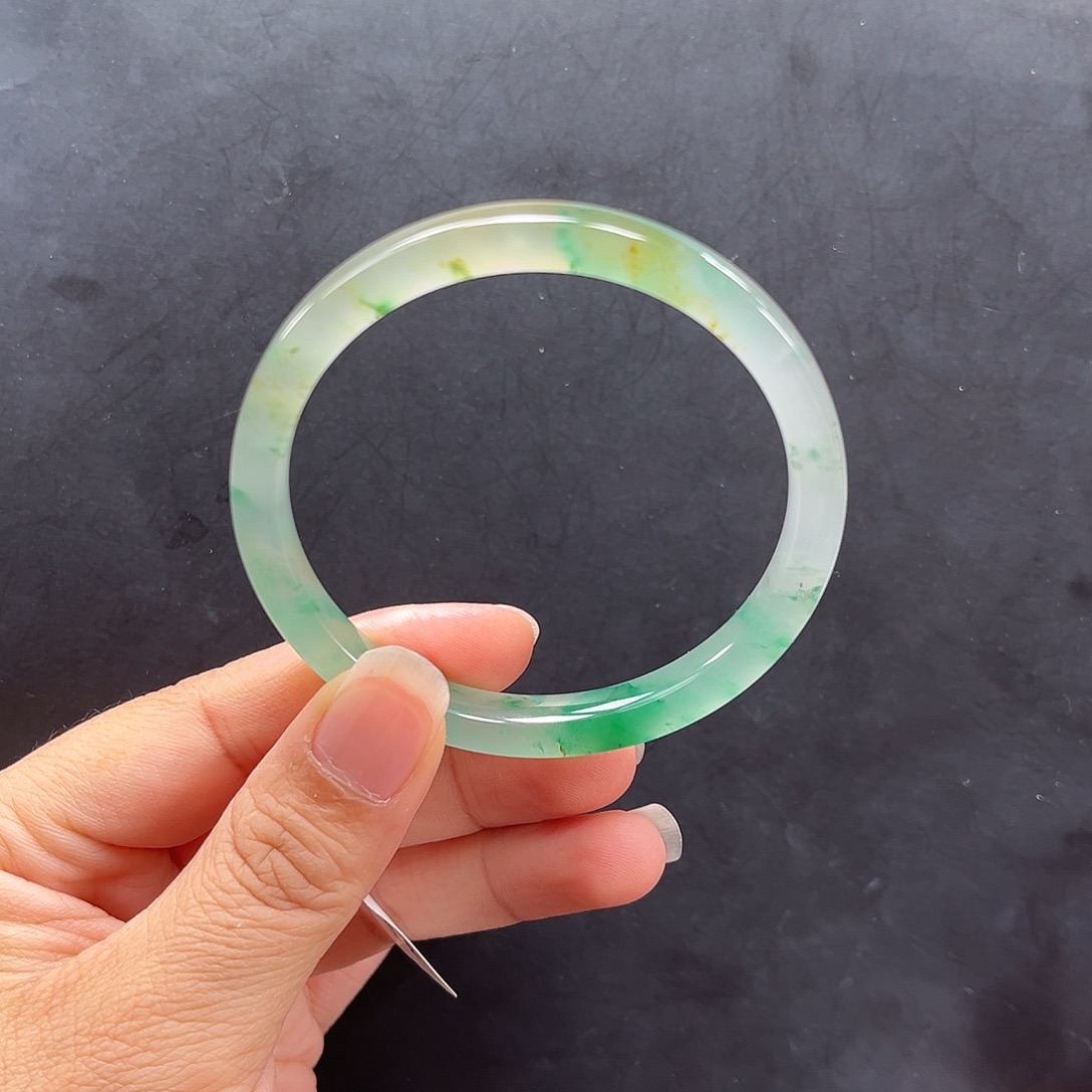 石英质玉未镶嵌手镯