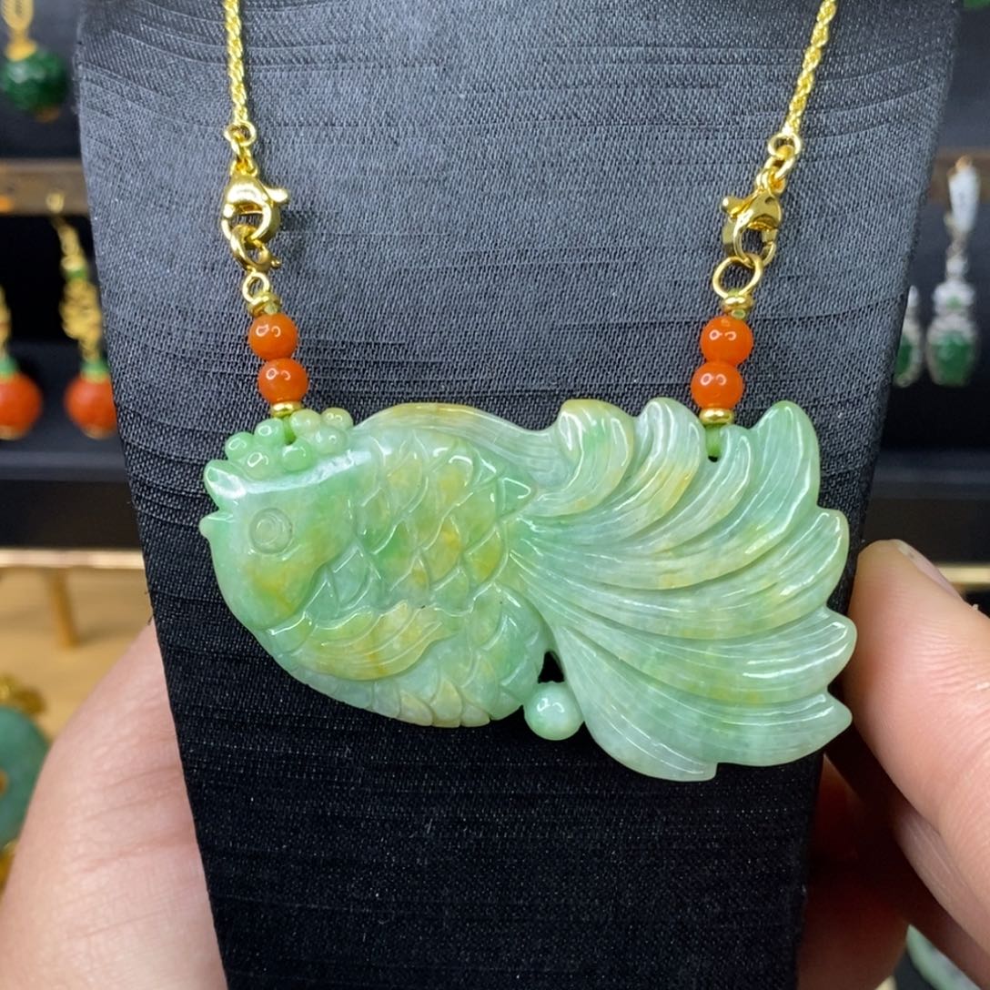 颈饰未镶嵌翡翠吊坠