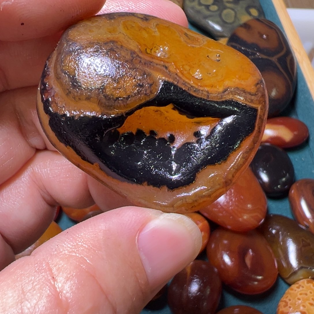 赏***戒瓷片马达加斯加奇石