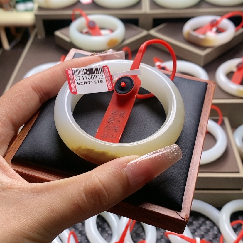 【闪购商品】和田玉手镯未镶嵌晓*