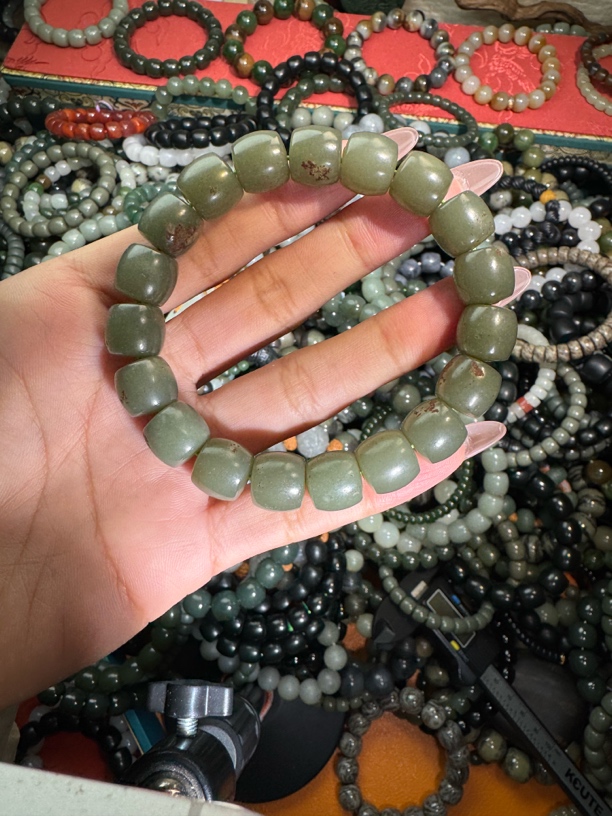 和田玉新疆沙枣青带皮卡12