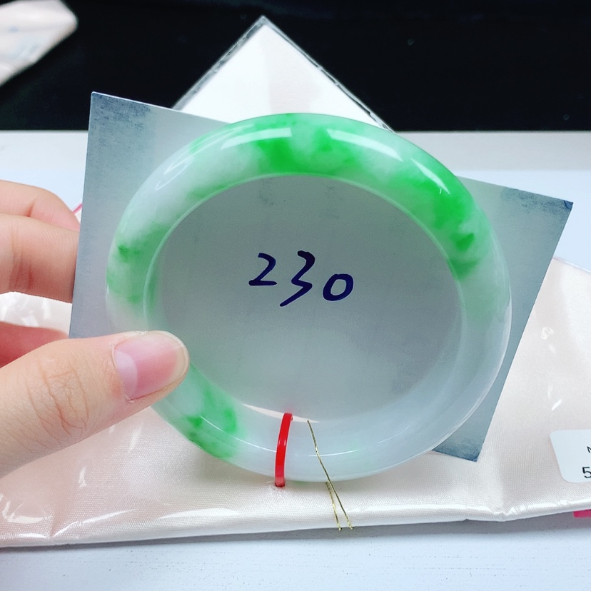 【闪购商品】翡翠未镶嵌手镯天然缅甸a货手镯58+