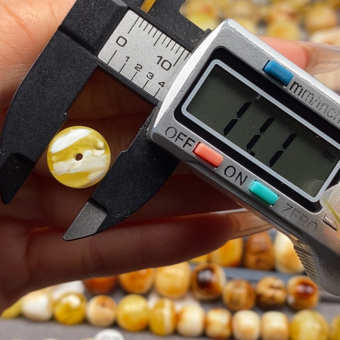 蜜蜡珠宝奇石未镶嵌