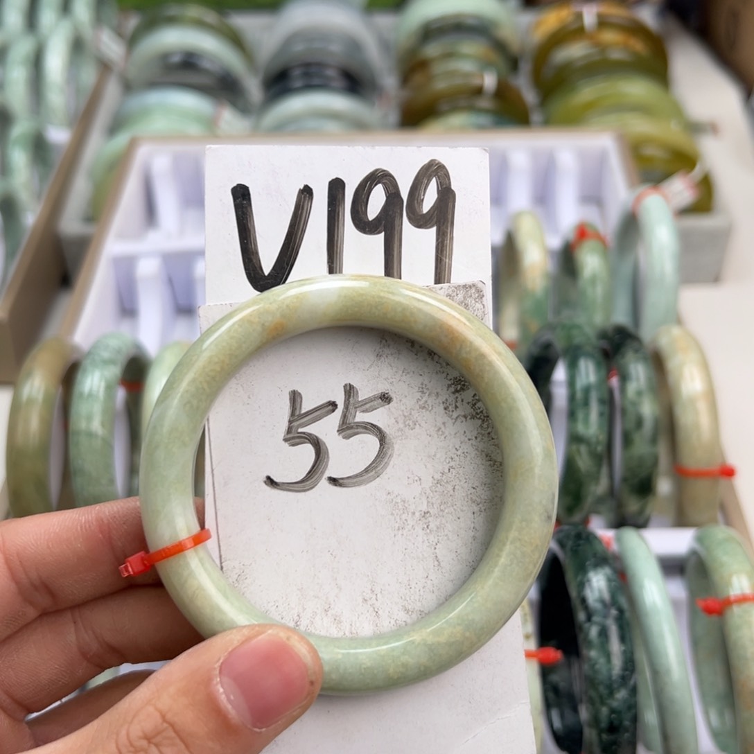 岫玉手镯未镶嵌天然岫玉