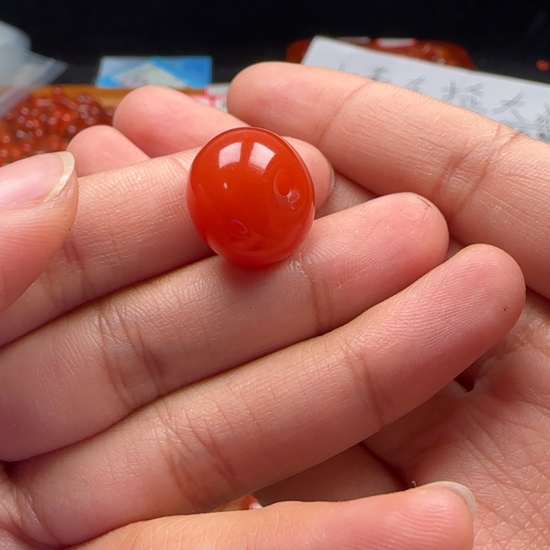 贞***娘南红玛瑙未镶嵌挂件