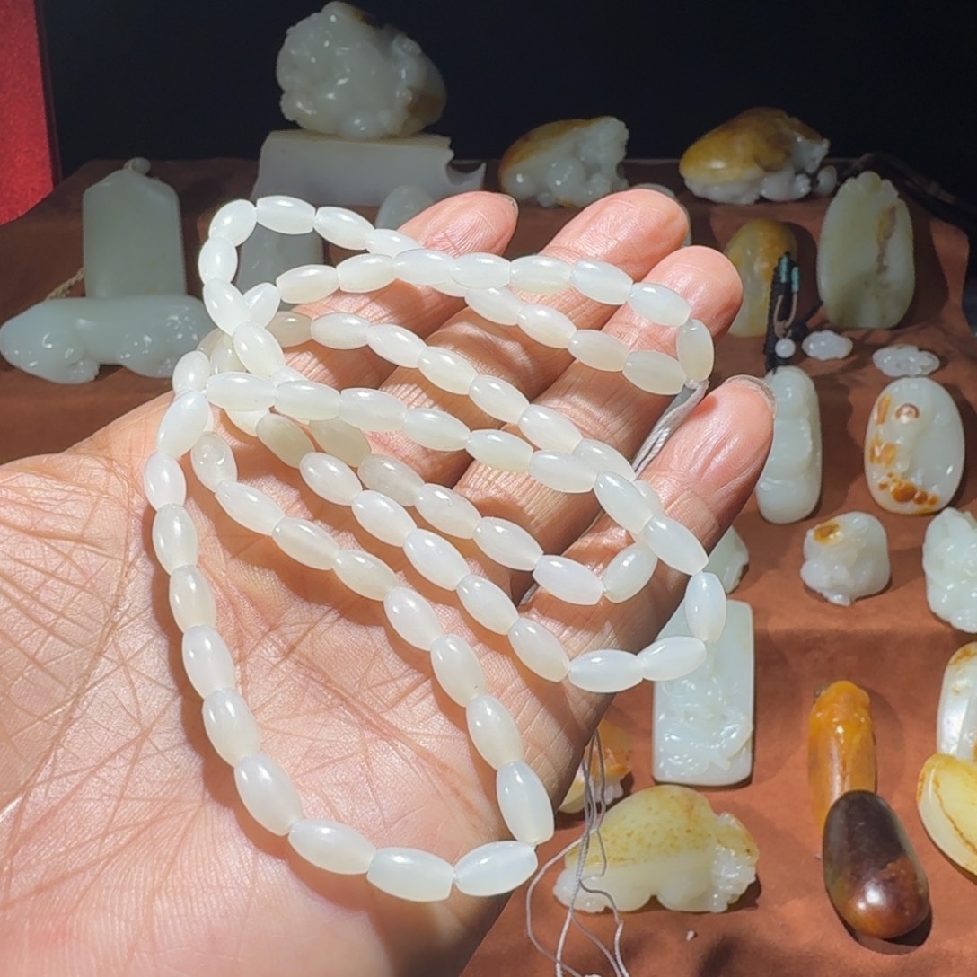 和田玉未镶嵌颈饰