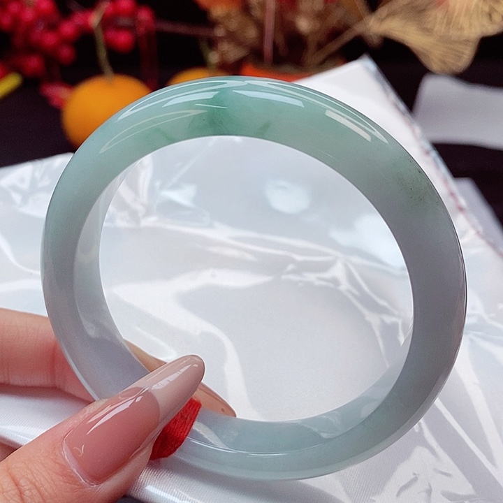 翡翠手镯未镶嵌59圈