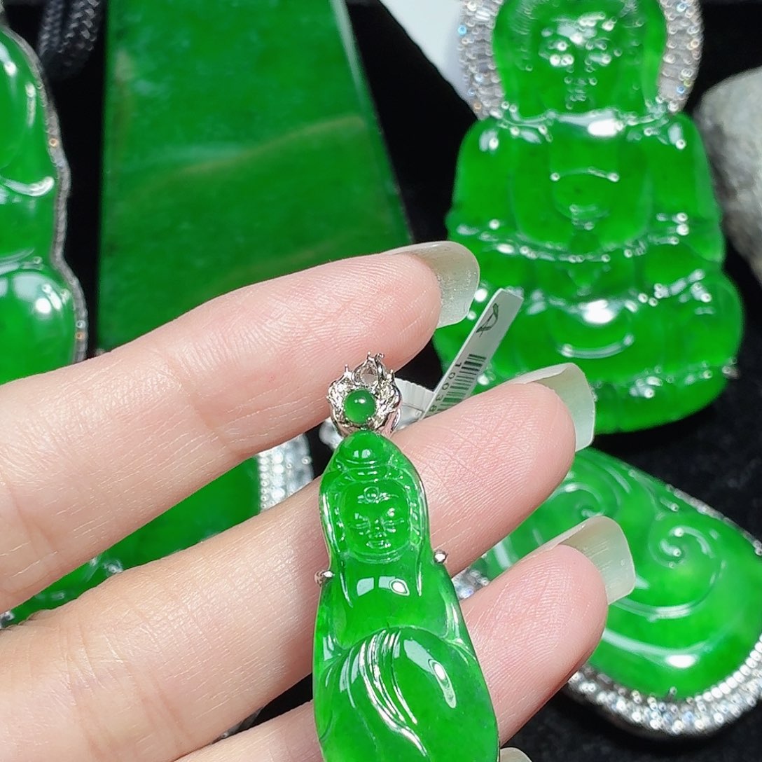 翡翠未镶嵌颈饰11