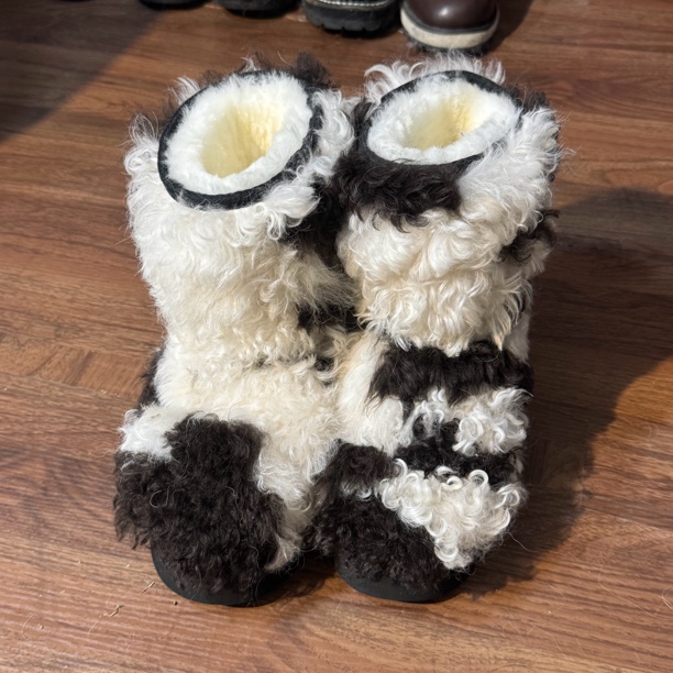 女士冬季低帮加厚防滑羊羔毛真皮皮毛一体靴子