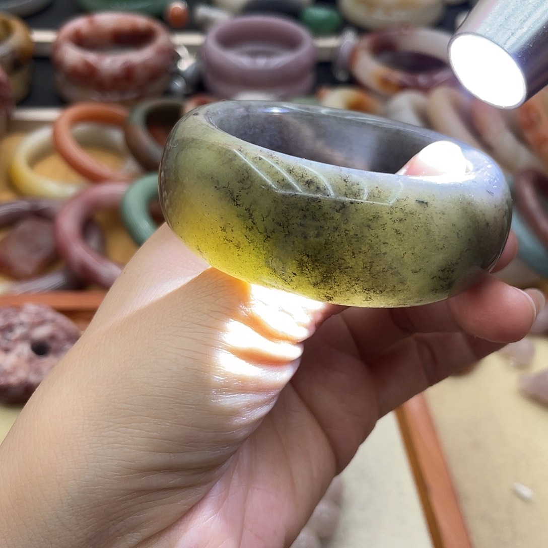 石英岩玉未镶嵌圈口54