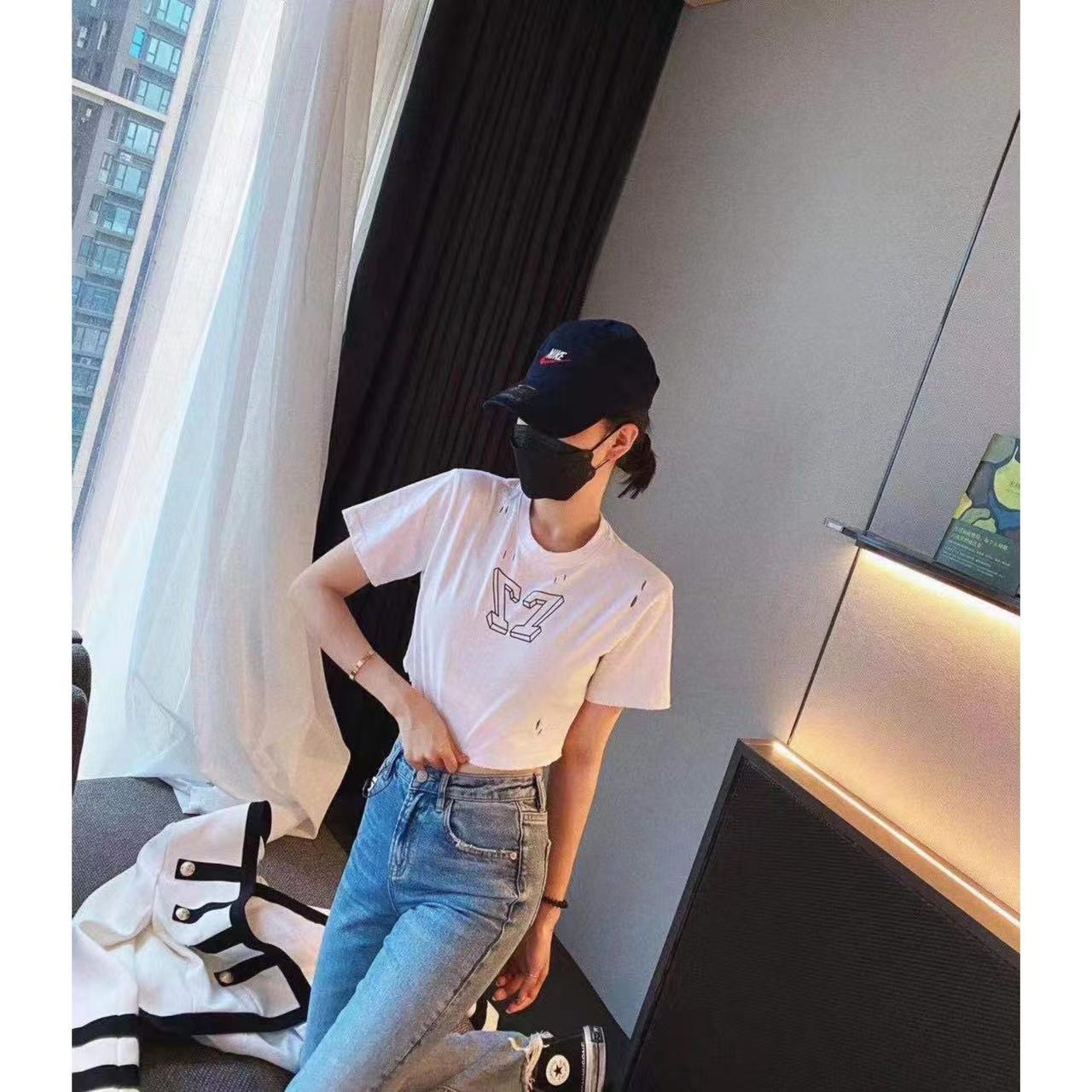 圆领修身型极简风短袖潮流套装白色个性修身