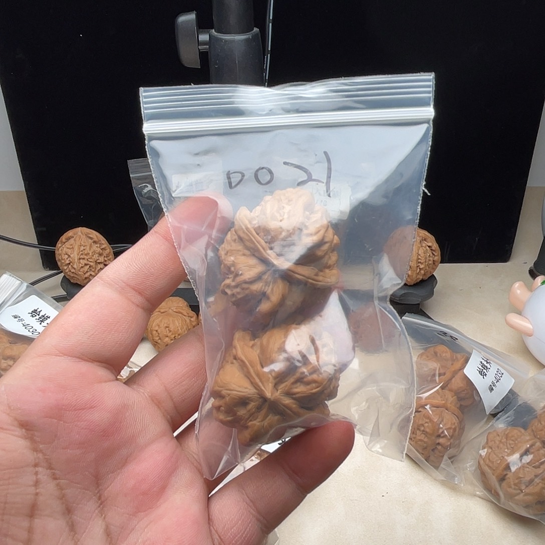 晴***.文玩核桃把件0021