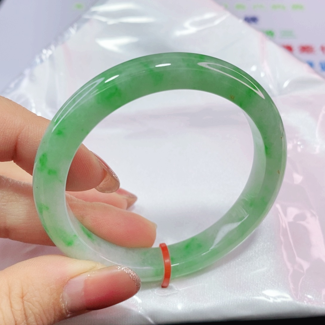 未镶嵌手镯翡翠51.5圈冰阳绿完整闭眼冲