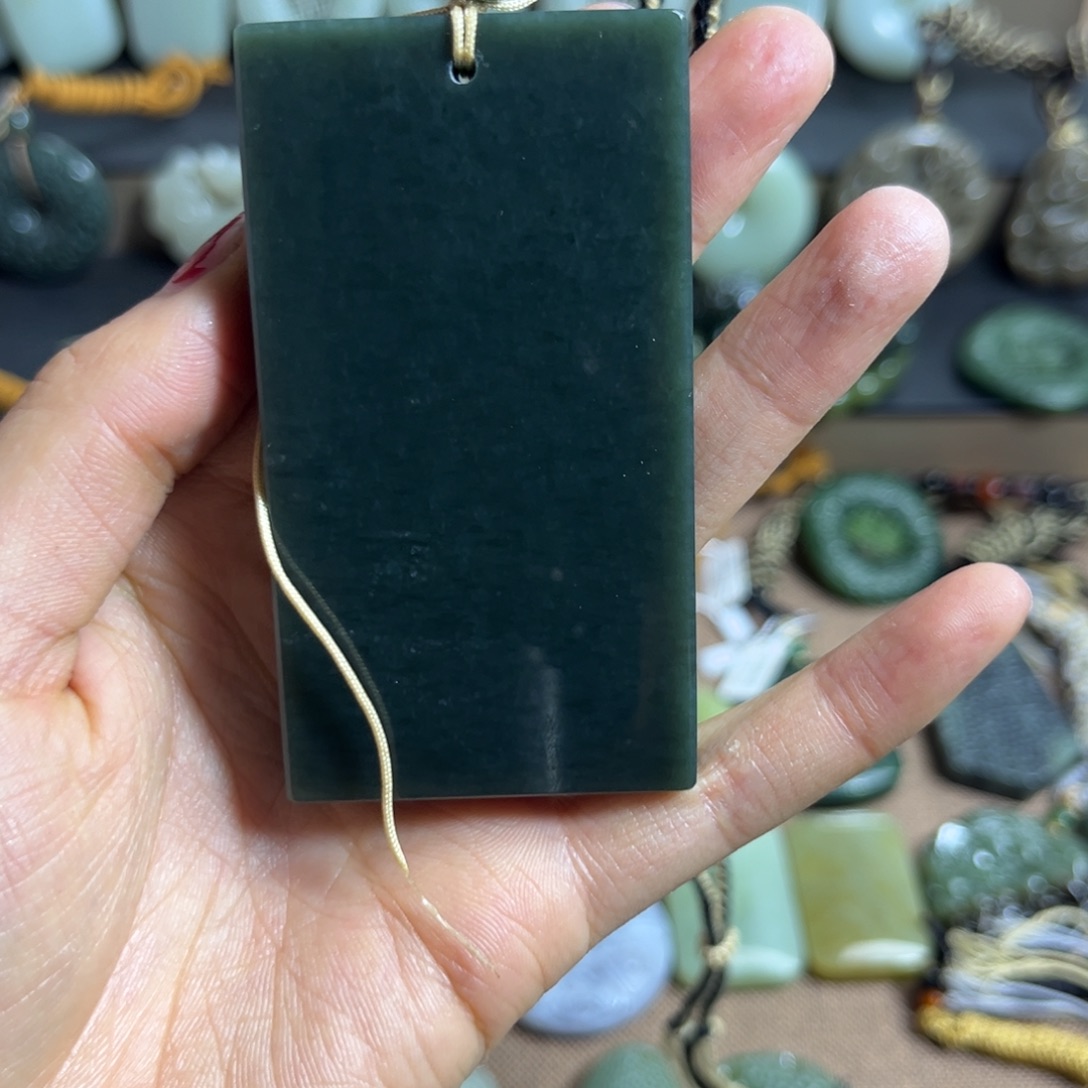 凤***庭和田玉（糖玉）未镶嵌颈饰