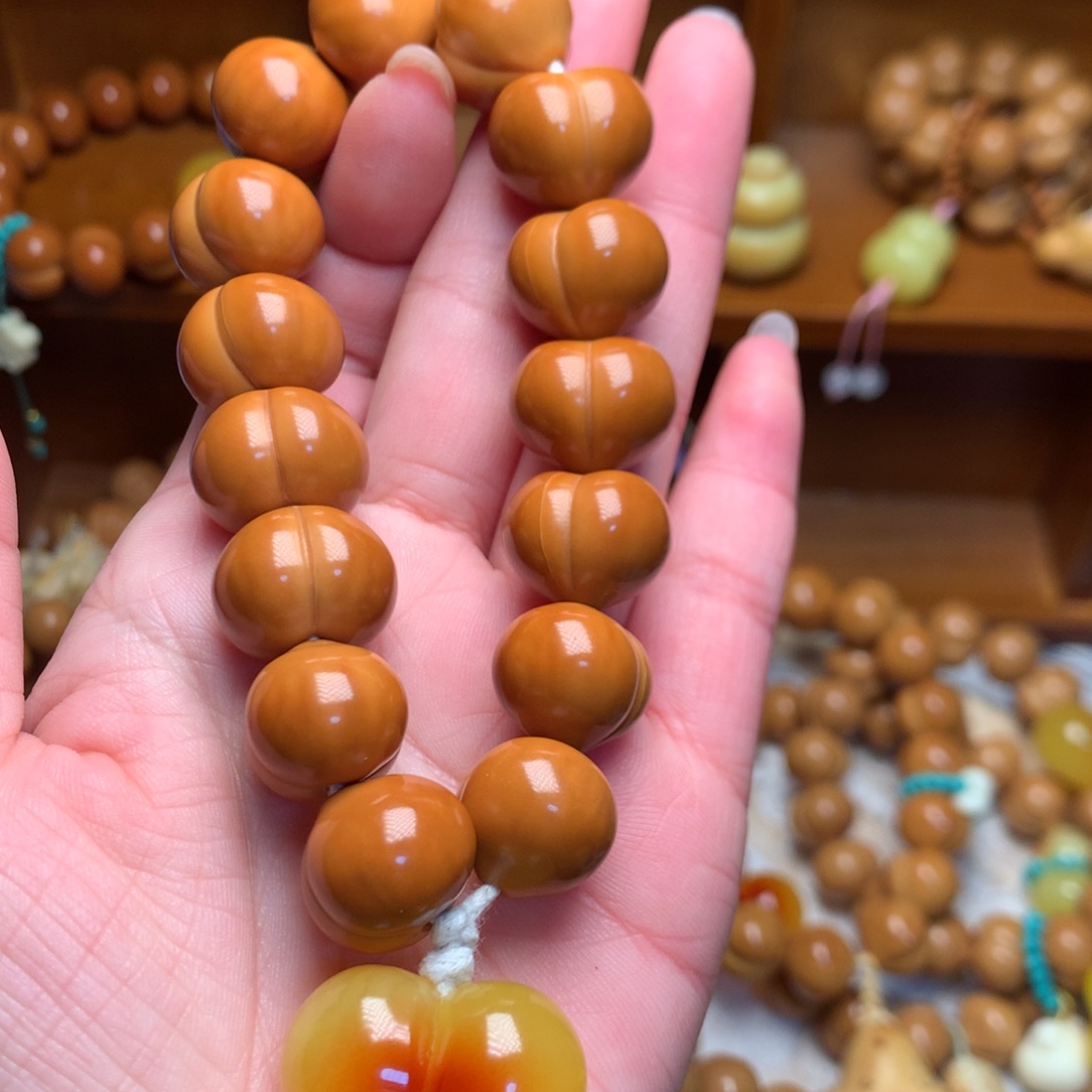 猴头核桃把件16玻璃底屁桃手持爱心