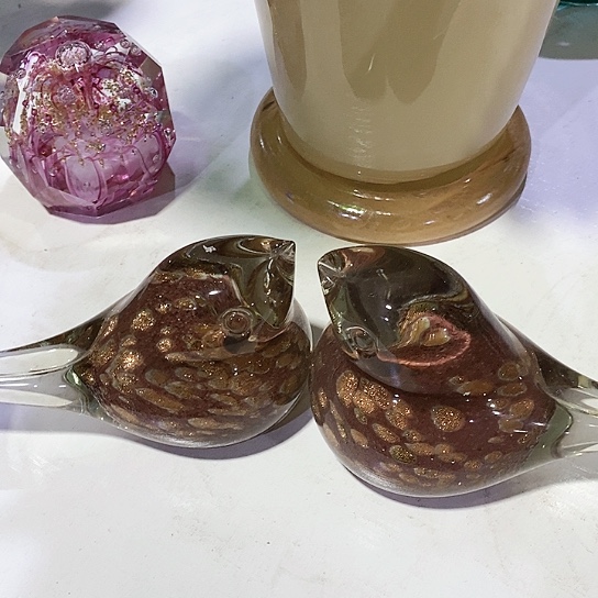 琉璃花瓶高8厘米宽9厘米