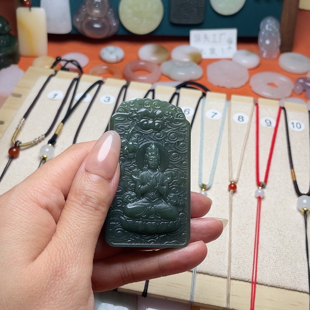 不***名和田玉未镶嵌颈饰