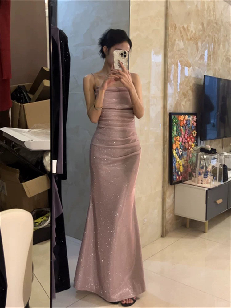 轻奢绝美亮片粉色吊带裙女冬季茶系御姐新款连衣裙高端宴会鱼尾裙