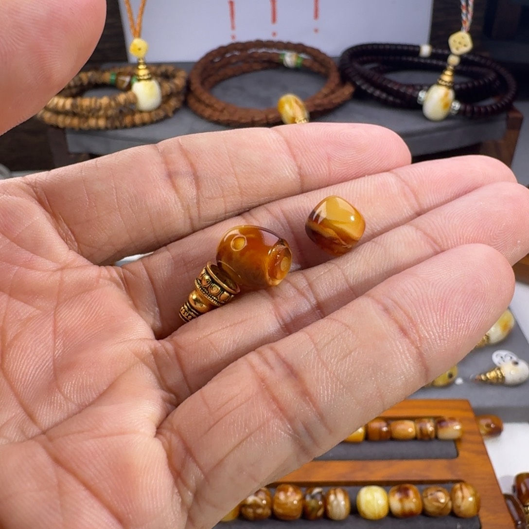 大***༽琥珀未镶嵌珠宝奇石琥珀