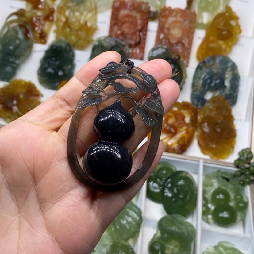 【闪购商品】未镶嵌蛇纹石玉颈饰