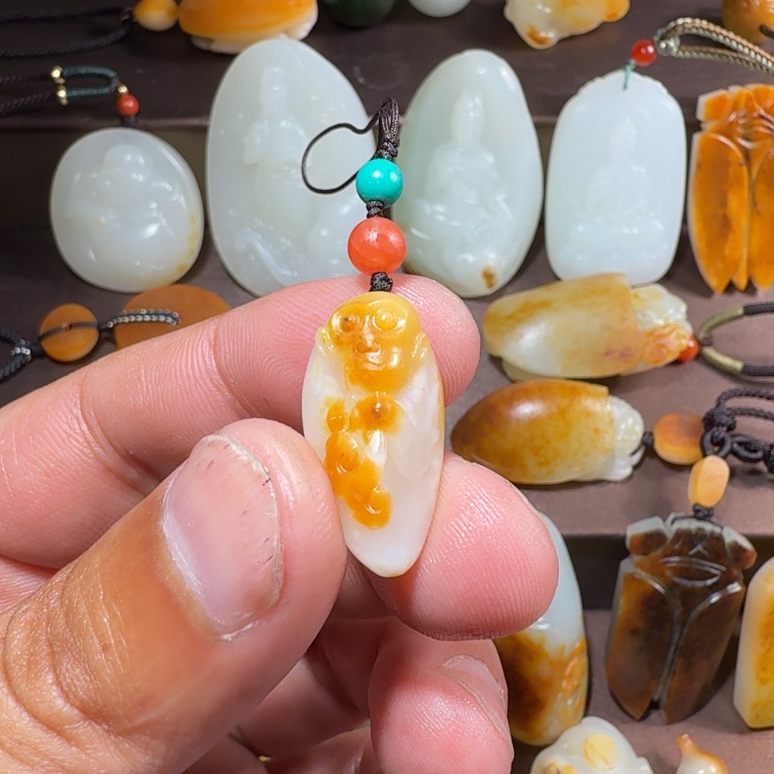 和田玉颈饰未镶嵌?****?