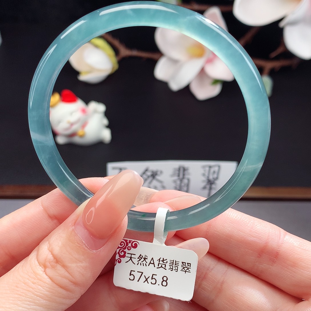 翡翠手镯（圆镯）未镶嵌