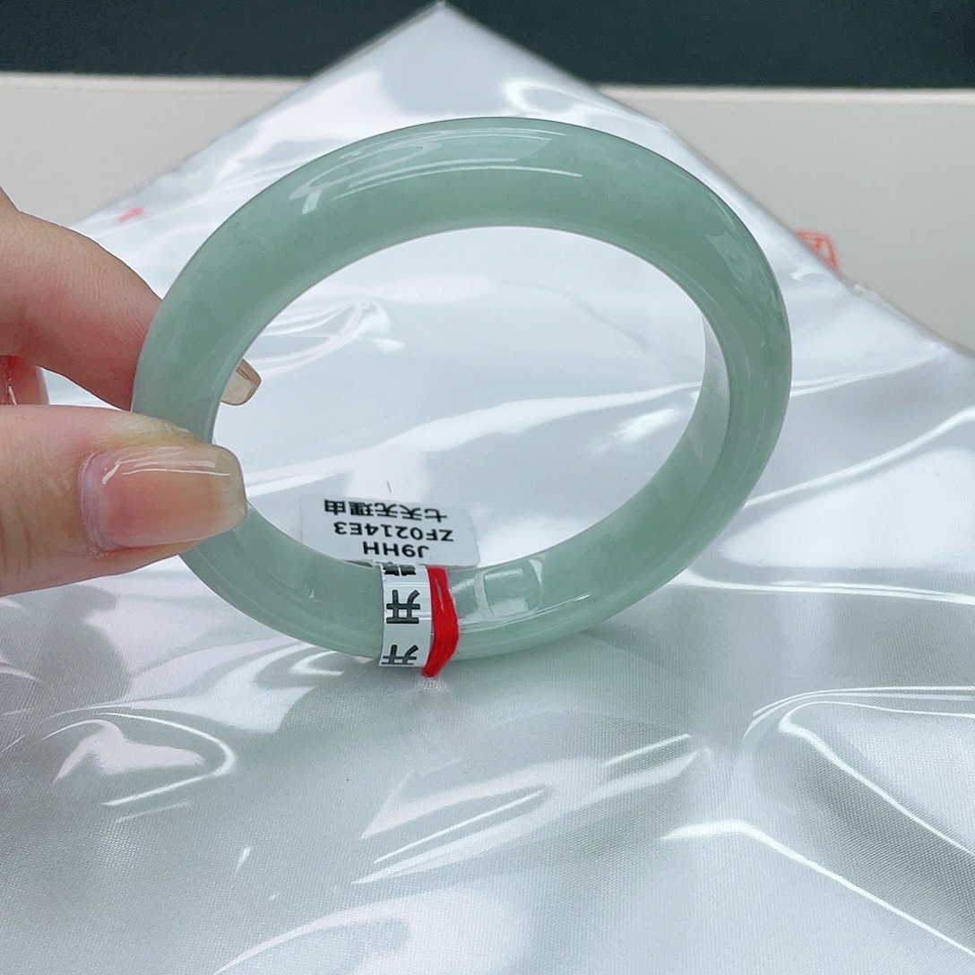 翡翠手镯未镶嵌正59.6