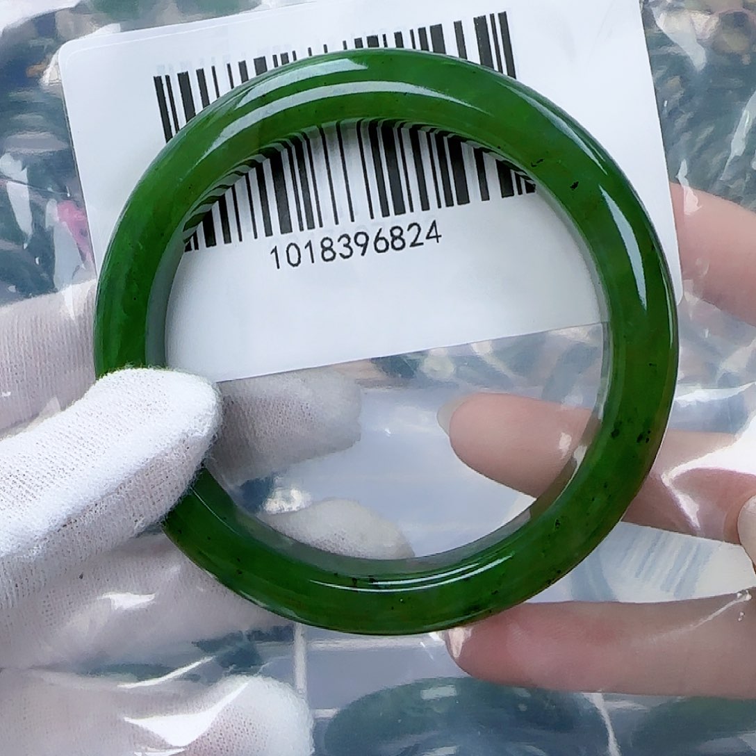 和田玉（碧玉）手镯未镶嵌60包容