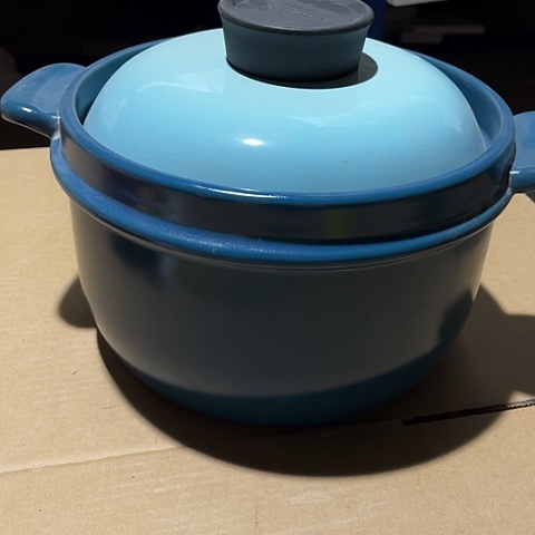 微瑕，明火，约口径24高15，5L，拖釉针孔