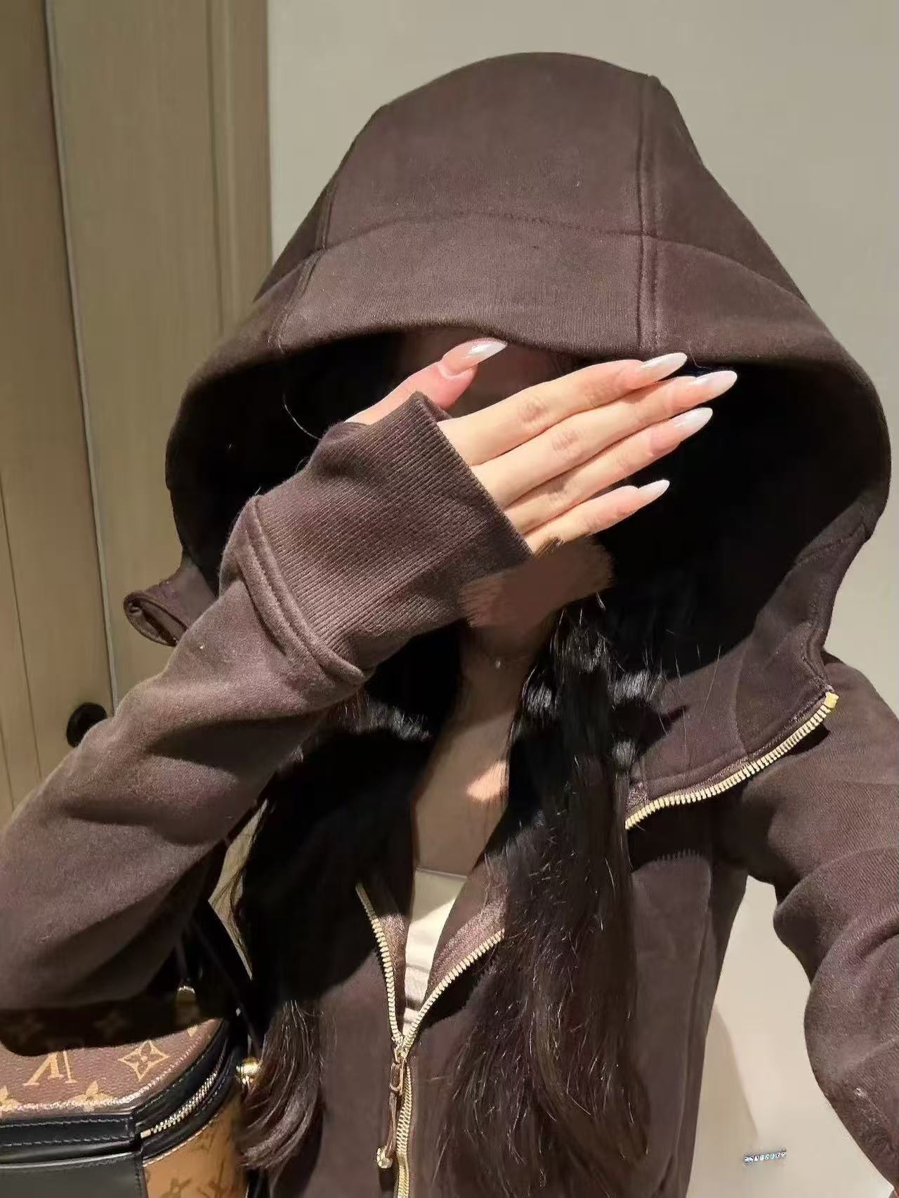 一样一样的新款修身卫衣百搭加绒外套