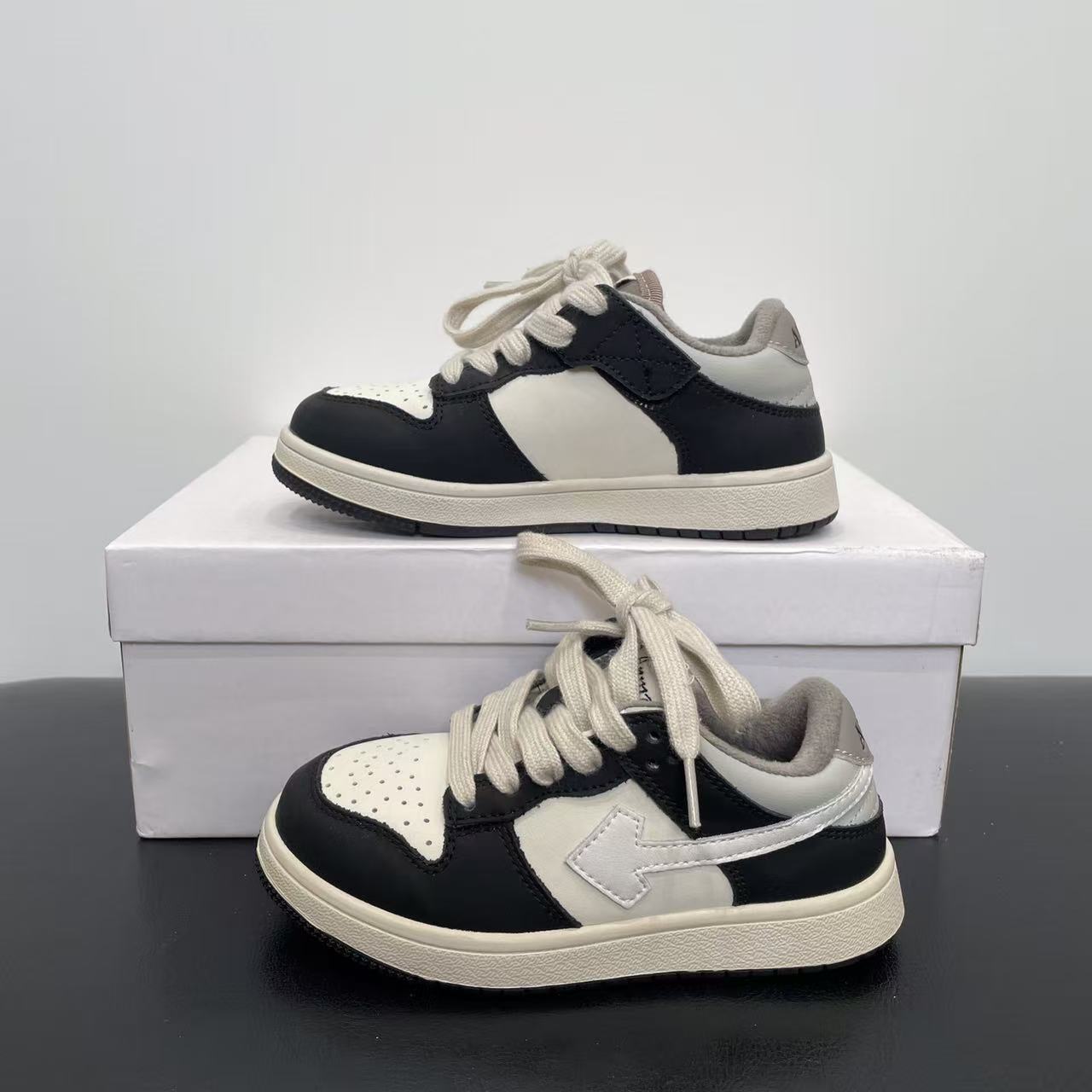 秋冬加绒儿童板鞋黑白色 2028卓系