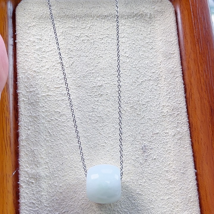 翡翠未镶嵌颈饰孤品