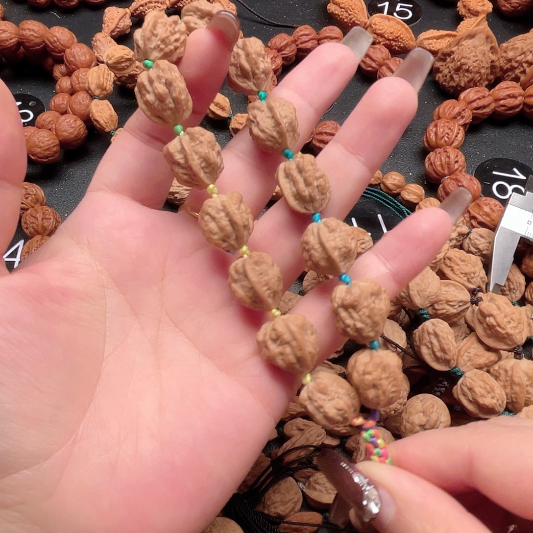 L***Z吊坠文玩核桃小蛤蟆