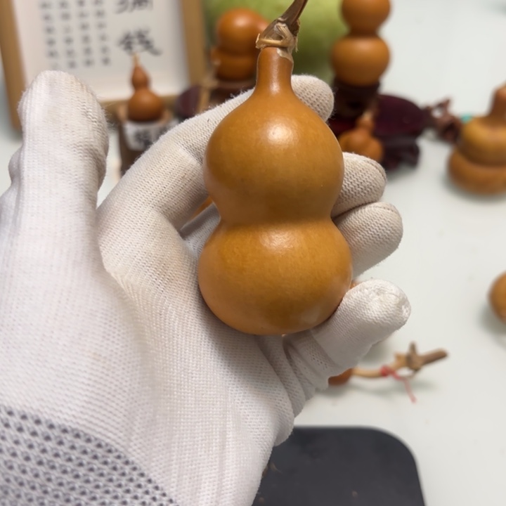 王****天然手捻老皮葫芦