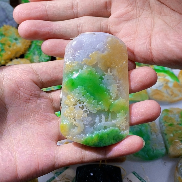 未镶嵌定制翡翠展