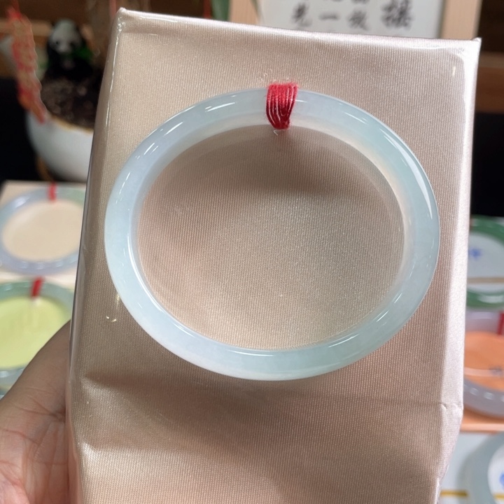 翡翠手镯（贵妃镯）未镶嵌
