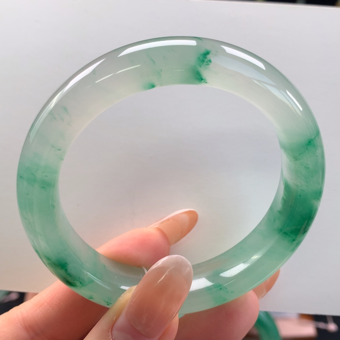 石英质玉未镶嵌手镯