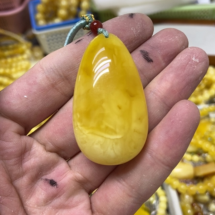 蜜蜡未镶嵌裸石吊坠