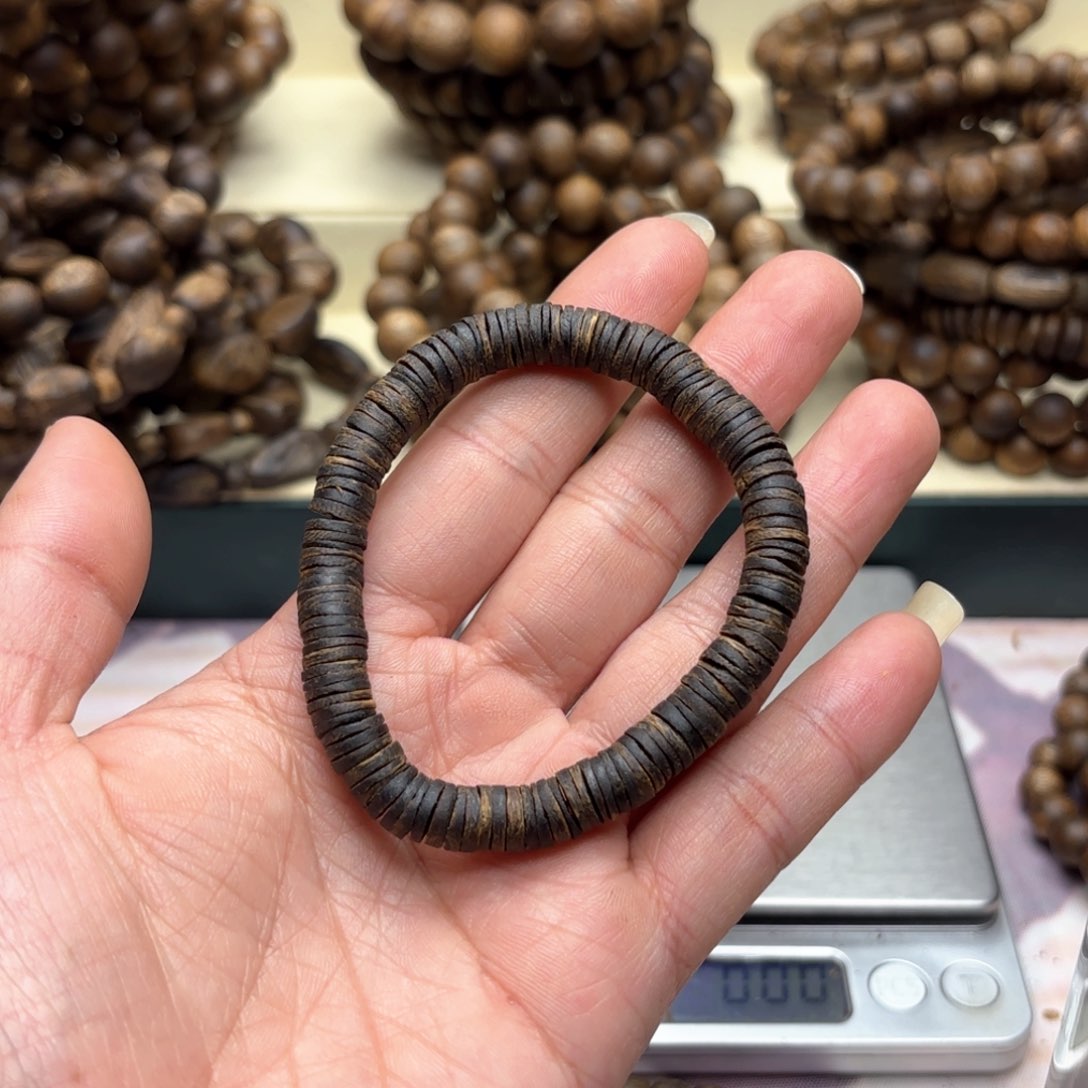 沉香手串问*卡0.8沉水片珠单圈多样性发一