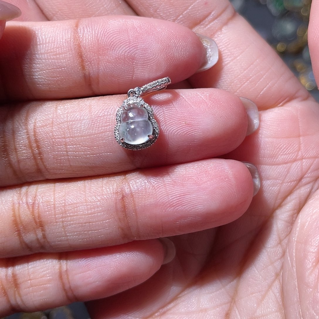 吊坠(不含链)18K金镶嵌翡翠