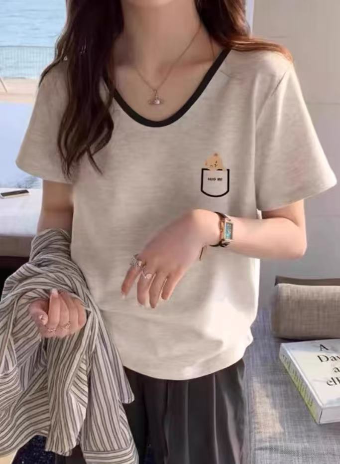 小熊刺绣~气质时尚款U型领！简约大方纯色针织衫Y7144杏