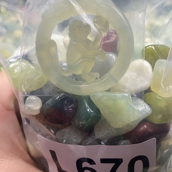 岫玉鱼缸石未镶嵌