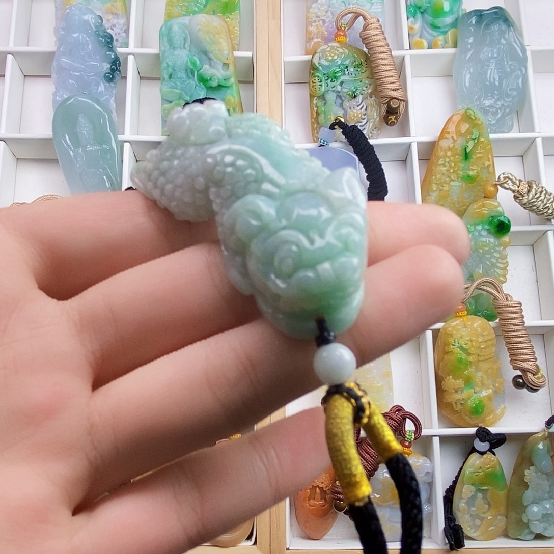 颈饰未镶嵌翡翠翡翠