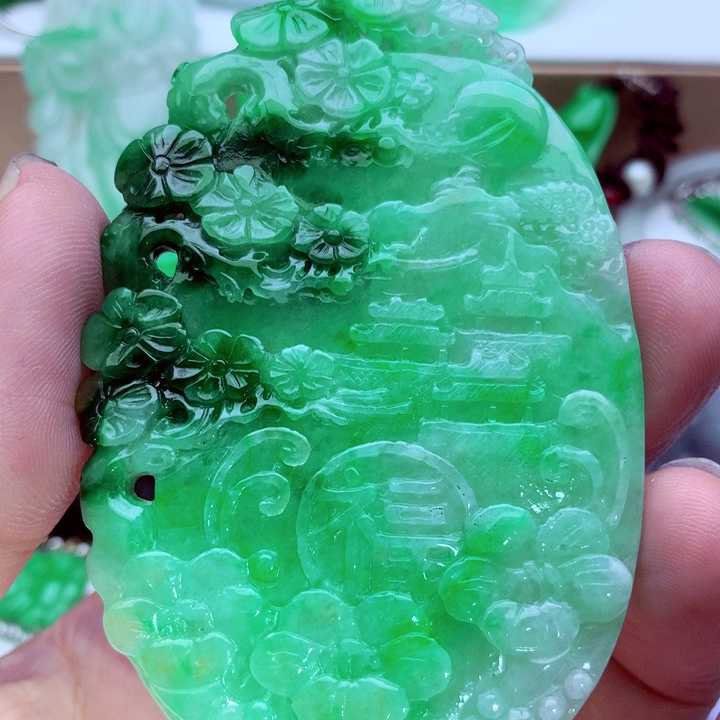 吊坠(不含链)未镶嵌翡翠