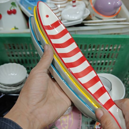 阳***简欧式，陶瓷餐具杯碗盘微瑕介意慎拍