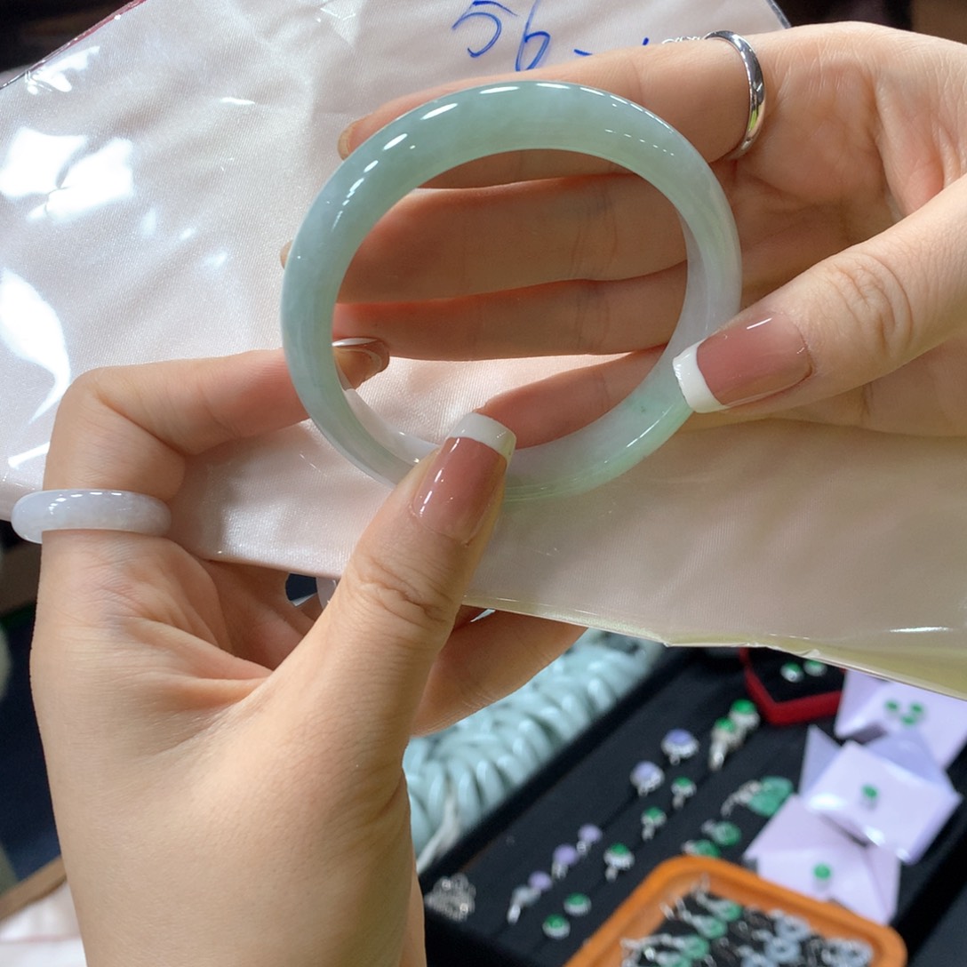 未镶嵌手镯翡翠疲**心买断